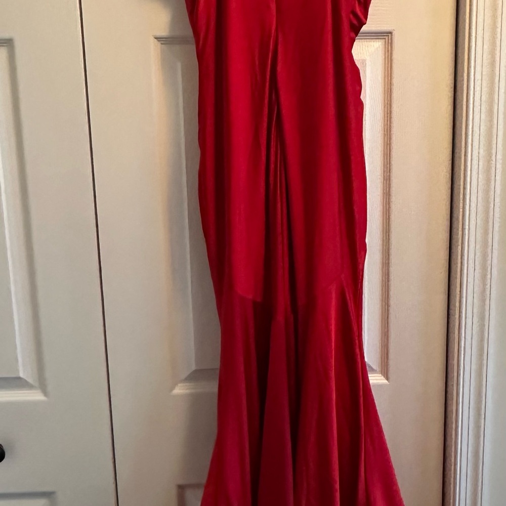Faviana Knot Front Gown-Elegant Red Strapless Evening Gown ( great condition) - Picture 11 of 13